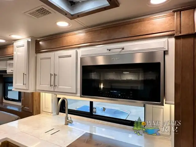 2022 Entegra Coach Aspire 44W 450 h.p. Diesel 11 K Miles in RVs & Motorhomes in Moncton - Image 23