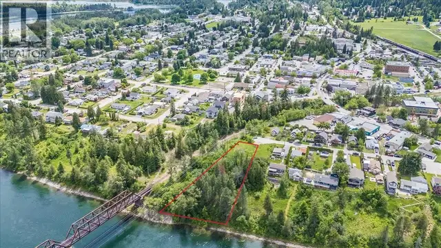 1101 1st Street Lot# Lot B Castlegar, British Columbia in Land for Sale in Nelson - Image 5