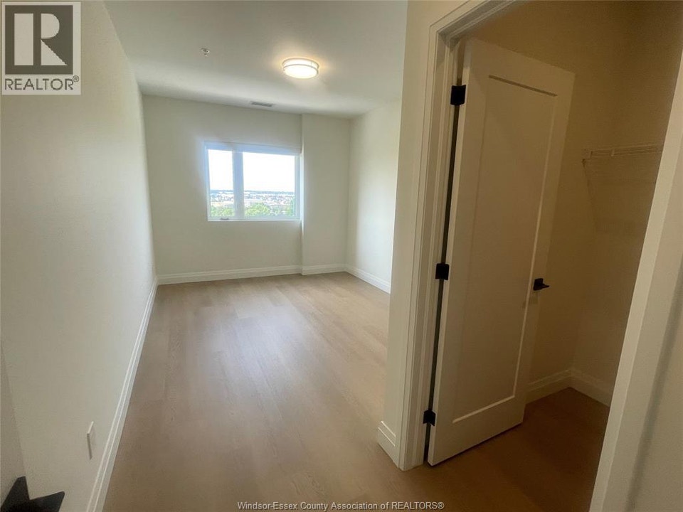 4300 LAURIER PARKWAY Unit# 617 LaSalle, Ontario 5