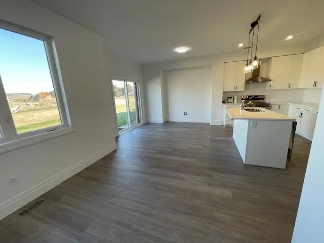 11 Beasley Crescent - 3 Bedroom Home for Rent in Long Term Rentals in Belleville - Image 6