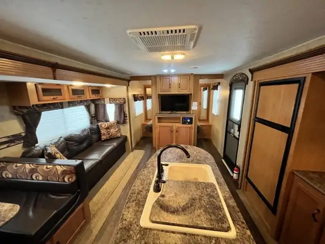 2015 KZ CONNECT SPREE 290IKS (FINANCING AVAILABLE) in Travel Trailers & Campers in Kelowna - Image 5