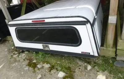 Chevrolet Sierra 1999 - 2006 Chevrolet Silverado or GMC Sierra 6'6 White Contractor Truck Cap This u...