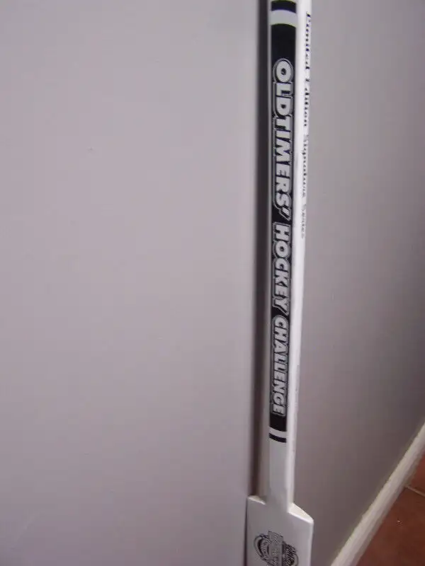 Wooden Goalie Sticks in Hockey in Hamilton - Image 4