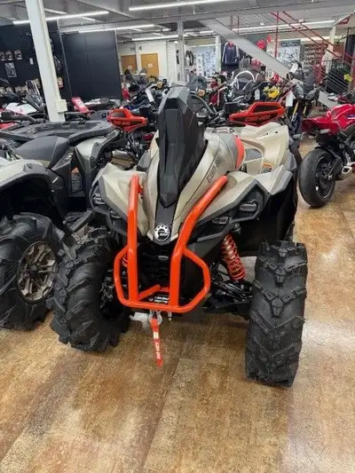 ***FINANCING AVAILABLE!!!*** Yes only 3km! Call in to Riverside Honda & Ski-Doo today at 780-458-722...