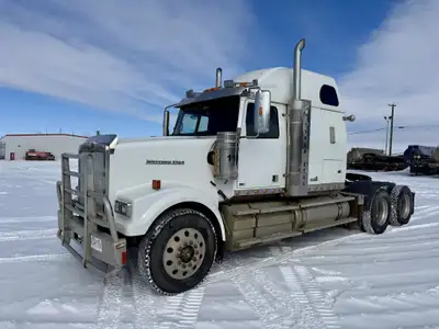 2011 Western Star 4900 6x4 Sleeper Truck Tractor Comes with a Detroit DD15 diesel engine, 560 hp, 11...