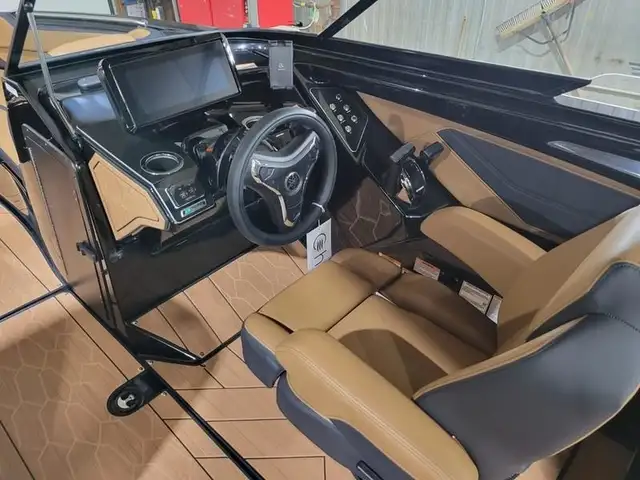 2025 Yamaha Boats 255XD in Powerboats & Motorboats in Saskatoon - Image 13