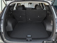 This Hyundai Tucson has a trusty Regular Unleaded I-4 2.5 L/152 engine powering this Automatic trans... (image 6)