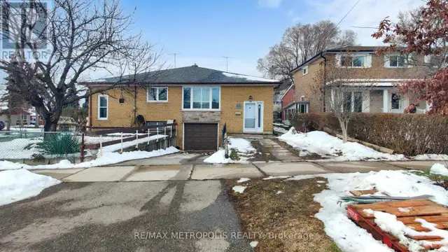 68 PAULVALE CRESCENT Toronto (York University Heights), Ontario