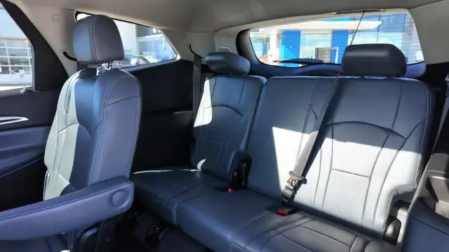 2020 Buick Enclave Essence Essence AWD // Sun & Navigation Pk...6050330835747020819