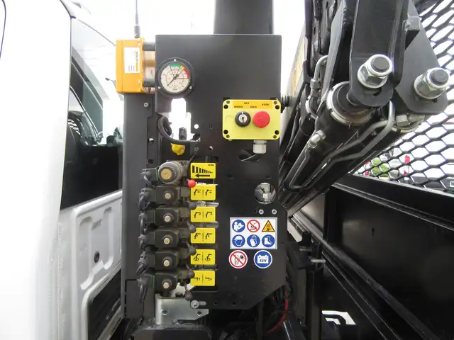 2023 Ford F-550 DIESEL CREW CAB 4X4 NEW KNUCKLE BOOM CRANE in Cars & Trucks in Oakville / Halton Region - Image 7