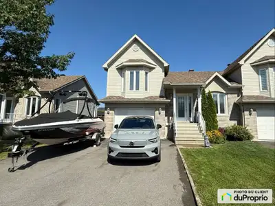 **Charmante maison jumelée à vendre confort et convivialité au rendez-vous !** Découvrez cette magni...