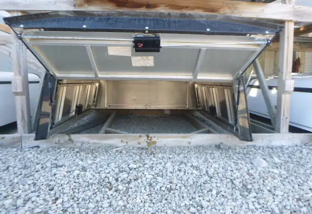 2015 - 2020 Ford F150 6'6 Black ARE Contractor Truck Cap in Other Parts & Accessories in Kitchener / Waterloo - Image 5