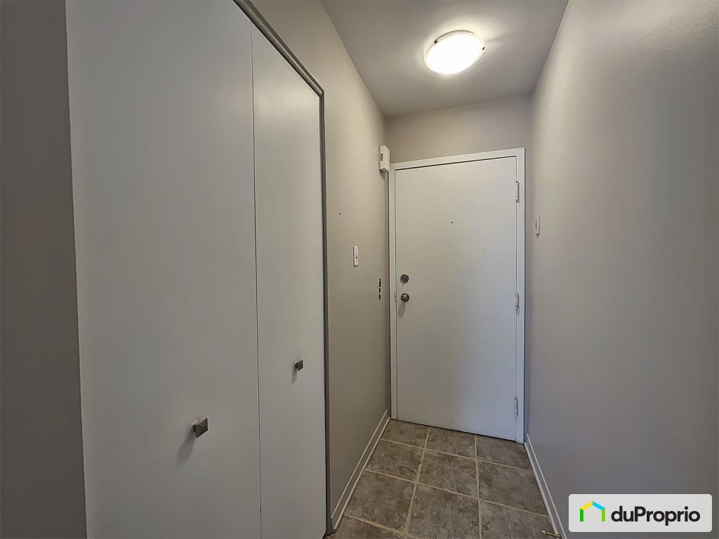 $349,000 - Condominium for sale in Chomedey — photo 2