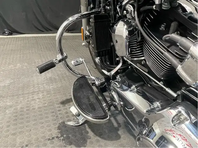 2014 Harley-Davidson Heritage Softail Classic CANADIAN HARLEY/ST in Sport Touring in North Bay - Image 18