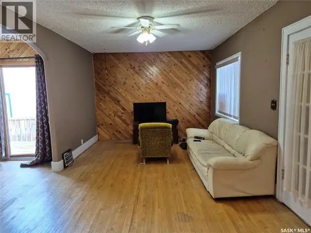 133 1st STREET W Ponteix, Saskatchewan in Houses for Sale in Swift Current - Image 10