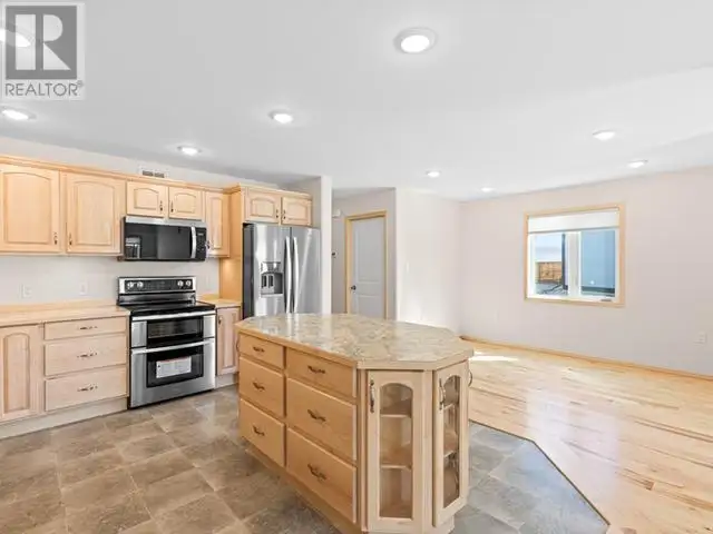 220 WITCH HAZEL DRIVE Whitehorse, Yukon in Houses for Sale in Whitehorse - Image 10