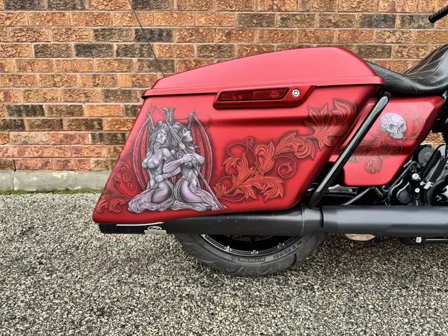 2019 Harley-Davidson Street Glide Special **CUSTOM PAINT** **CAN in Sport Touring in Markham / York Region - Image 17