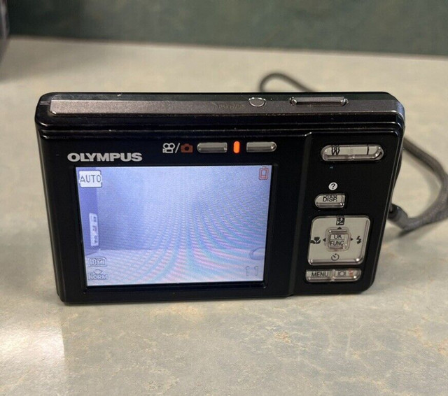 Olympus fe-20 Digital Camera (Silver) in Cameras & Camcorders in St. Catharines - Image 2