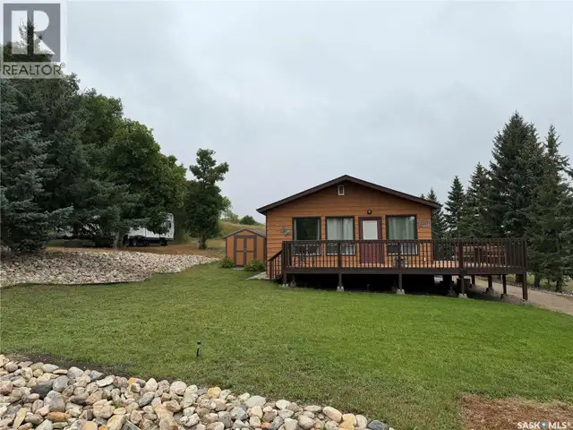 517 Demaer Bay Katepwa Beach, Saskatchewan in Houses for Sale in Regina - Image 2