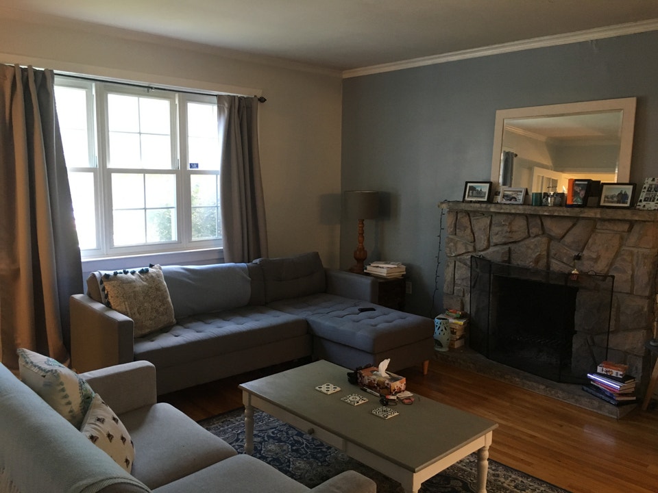 Spacious All-Inclusive 2 Bedroom Main Floor Apartment 4