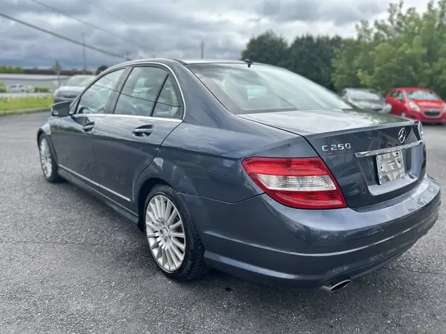 2011 MERCEDES-BENZ C-CLASS C 250 4MATIC in Cars & Trucks in Ottawa - Image 5