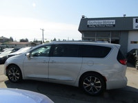 Thanks for viewing our South View Motors Inventory! 2017 Chrysler Pacifica Limited Fully Loaded Ente... (image 7)