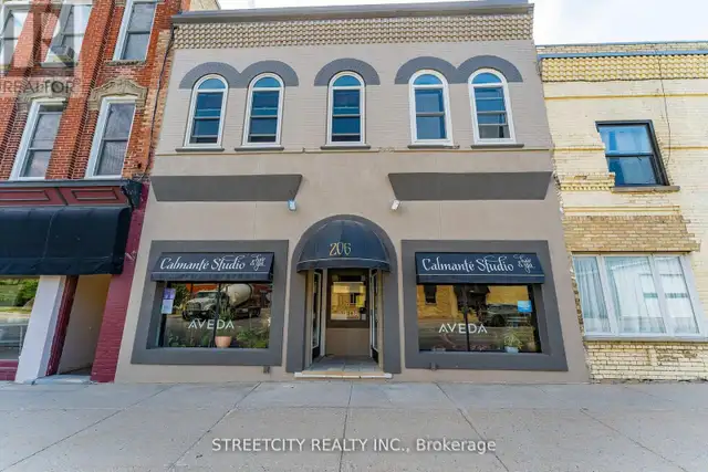 206 MAIN STREET North Middlesex (Parkhill), Ontario in Commercial & Office Space for Sale in Grand Bend - Image 2
