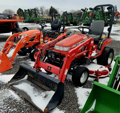 Loader and 60in. deck New/Used : Used Condition : Good Paint Condition : Good Hours : 799 hrs Fuel T...