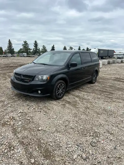 2018 dodge grand caravan Loaded with leather sto and go seats Clean carfax no accidents! Features 3....