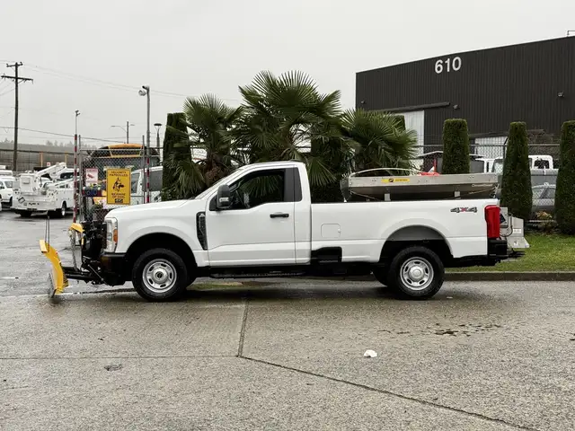 2023 Ford F-250 XL 4X4 Plow Truck with Sander in Heavy Trucks in Regina - Image 7