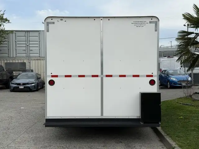2025 shuttle Office 20-Foot Mobile Office Trailer in Cargo & Utility Trailers in Richmond - Image 10