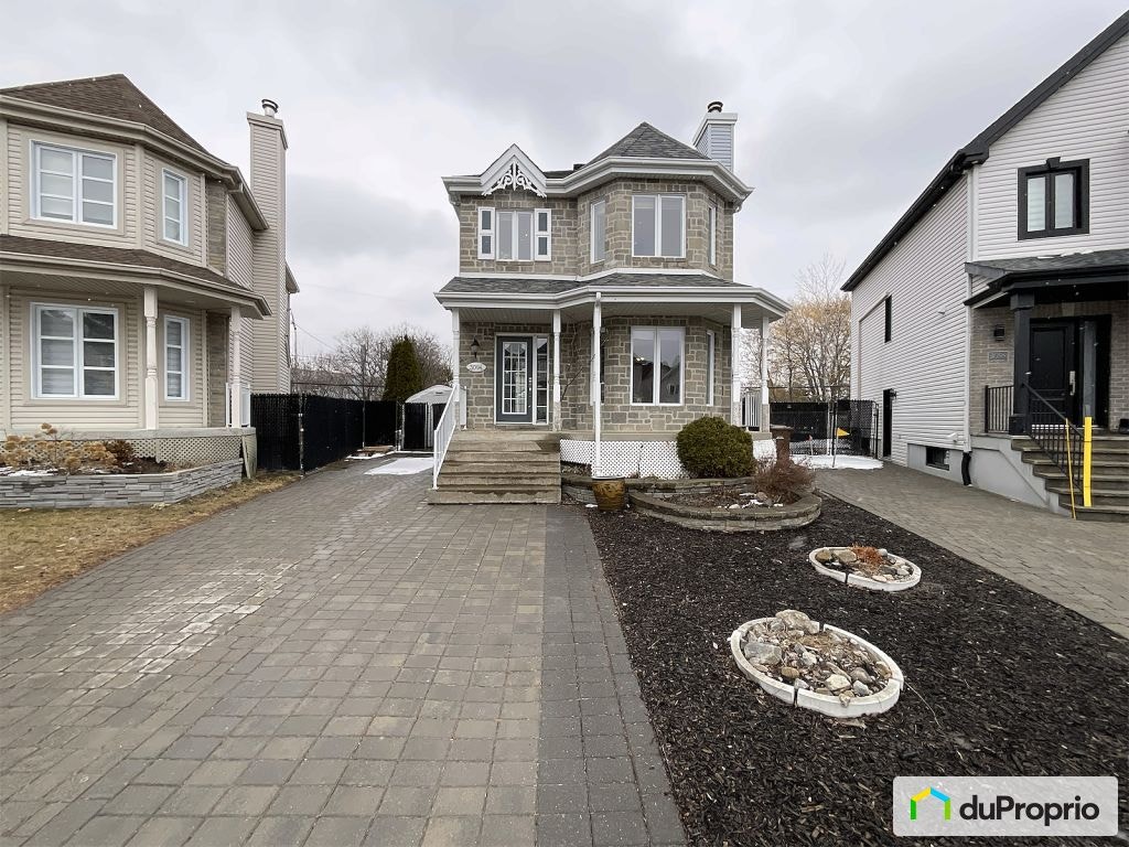 $849,000 - 2 Storey for sale in Chomedey — photo 1