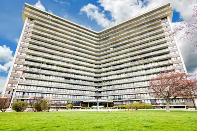 Applewood Towers Apartments - 2 Bedroom available at 1055 Bloor