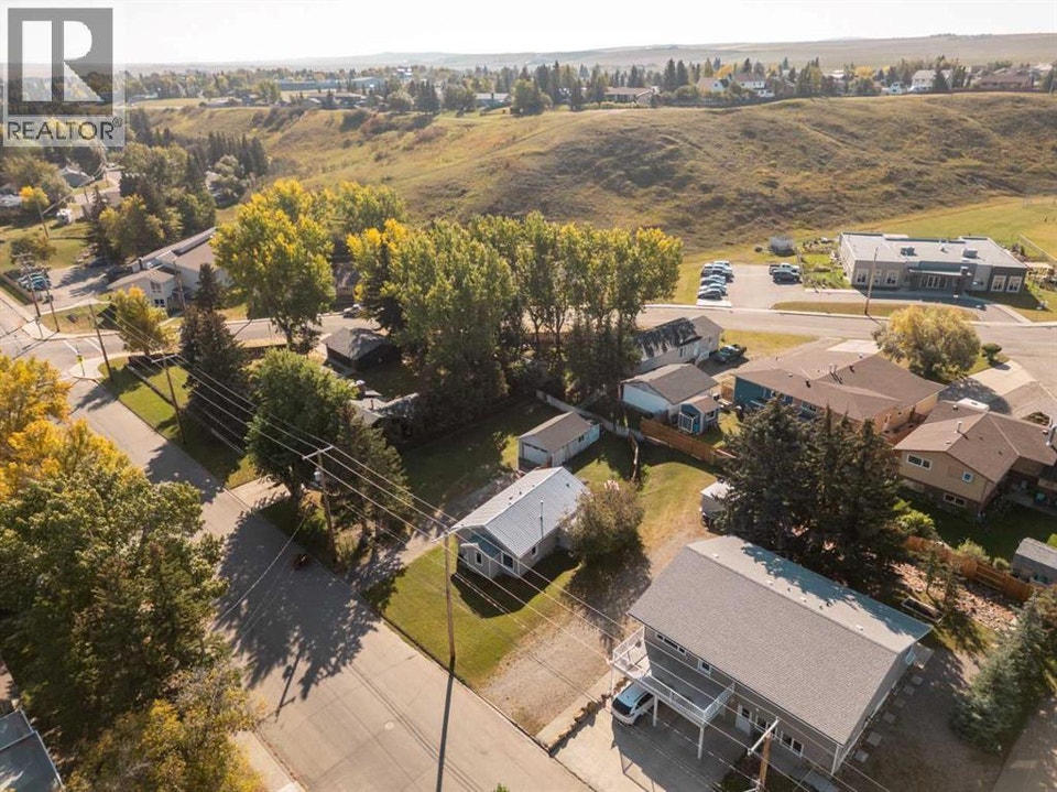 444 Main Street Pincher Creek, Alberta | Houses for Sale | Lethbridge