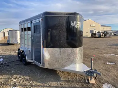 Standard Features on this Horse Trailer - One piece aluminum roof - All aluminum construction - 3500...