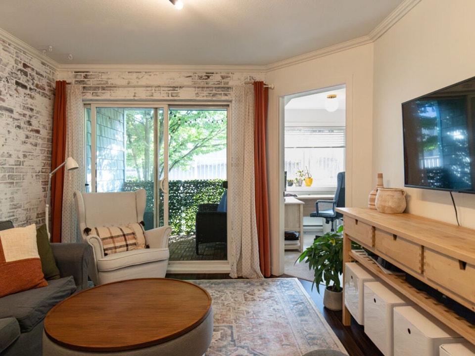 Updated Condo in Downtown Abbotsford 4