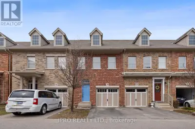 30 ROBERT PEEL ROAD Kitchener, Ontario