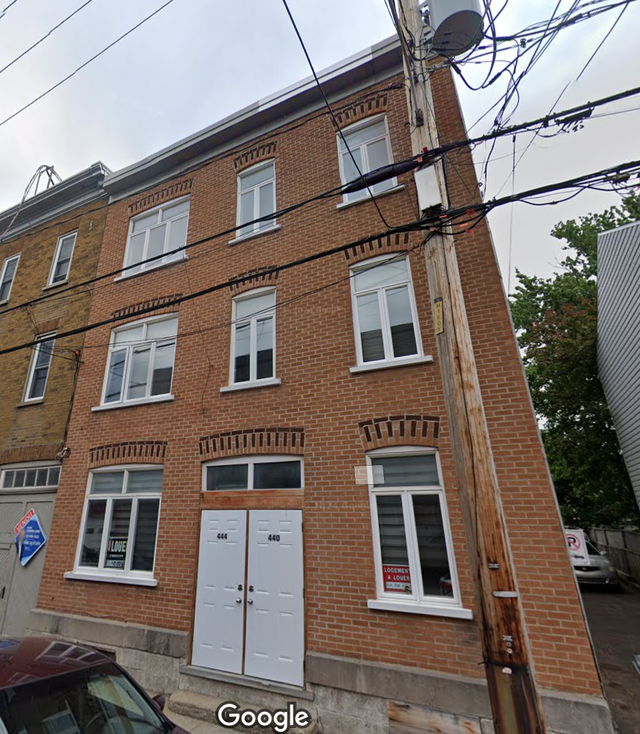 Beau et très grand 7 1/2, 4 chambres, St-Sauveur, Juillet