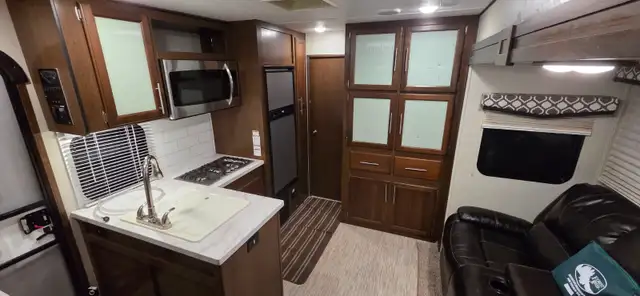 SOLD!  TOY HAULER-4K-GENERATOR 15HR -8X10'GARAGE-PWR BUNK-7400LB in Travel Trailers & Campers in Brantford - Image 11