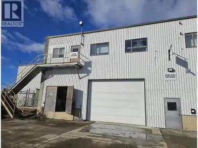 Unlock an efficient, high-clearance warehouse opportunity at 1655 River Road, ideally positioned wit...