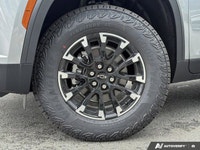 AWD 4dr Z71 ... Engine: Gas I4 2.5L/ Other Equipment LICENSE PLATE FRONT MOUNTING PACKAGE,TRANSMISSI... (image 8)