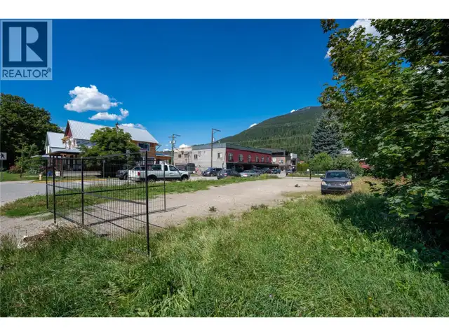200 Third Street E Revelstoke, British Columbia in Land for Sale in Revelstoke - Image 6