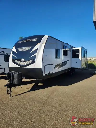 Specifications and Features: Exterior Length: 31' 10 Exterior Height: 11' 3 Interior Height: 6' 11 D...