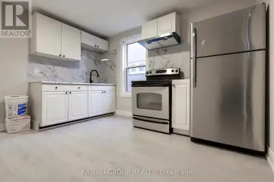 UNIT 2 - 81 MCMILLAN DRIVE Oshawa (O'Neill), Ontario