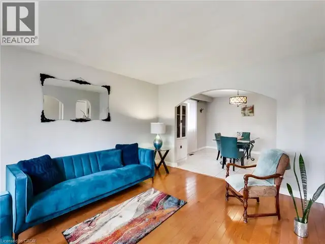 18 PAVAROTTI Court Hamilton, Ontario in Houses for Sale in Hamilton - Image 9