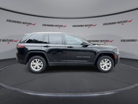 // ACCIDENT FREE!! // This used 2022 Jeep Grand Cherokee Limited 4x4 | Ventilated Front Seats is a r... (image 8)