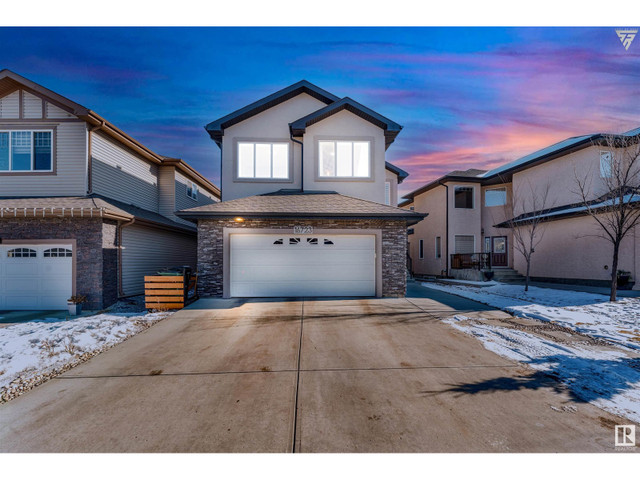 16723 61 ST NW Edmonton, Alberta in Houses for Sale in Edmonton