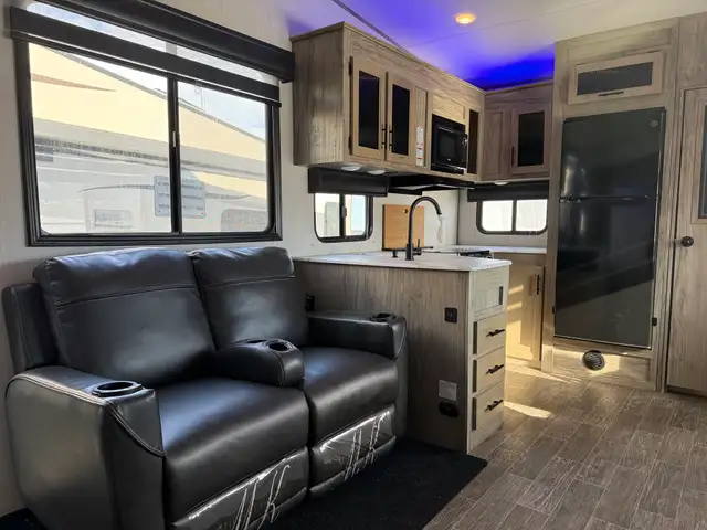 2022 Forest River ARCTIC WOLF 261 RK in Travel Trailers & Campers in St. Albert - Image 12