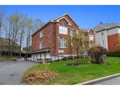 Prestigious condo at Escarpement Limbour! Opening onto a sunny main floor with high ceilings, this s...