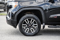 GMC Sierra 1500 AT4 Crew Cab 4X4 * 6.2L V8 * Groupe Électrique * Climatisation * Bluetooth * Regulat... (image 4)